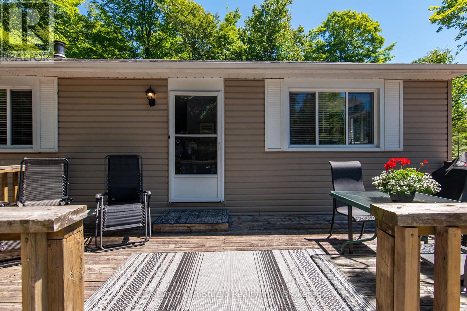 25 Emerson Avenue, South Bruce Peninsula, Ontario  N0H 2G0 - Photo 11 - X12305891