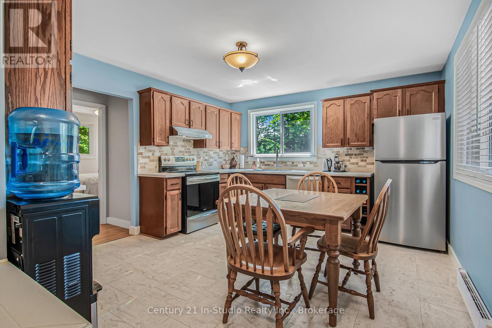 25 Emerson Avenue, South Bruce Peninsula, Ontario  N0H 2G0 - Photo 16 - X12305891