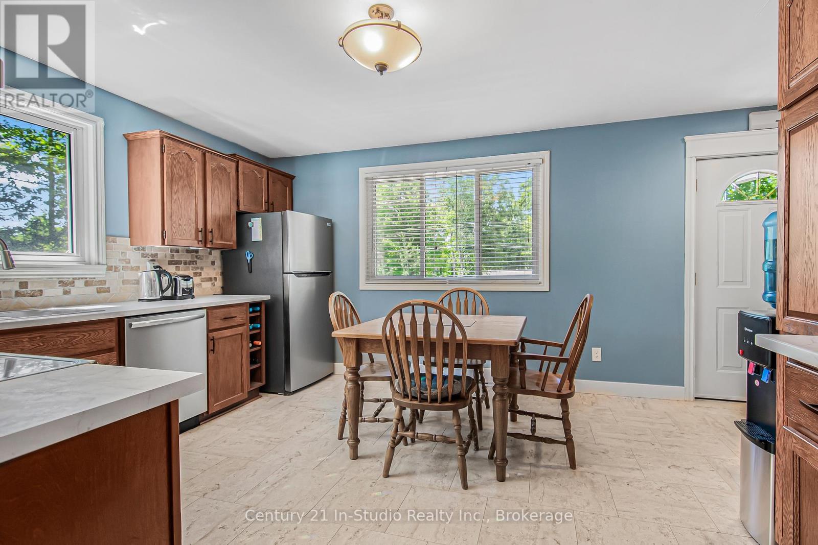 25 Emerson Avenue, South Bruce Peninsula, Ontario  N0H 2G0 - Photo 20 - X12305891