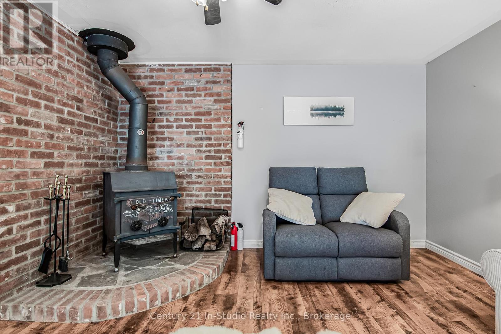 25 Emerson Avenue, South Bruce Peninsula, Ontario  N0H 2G0 - Photo 33 - X12305891