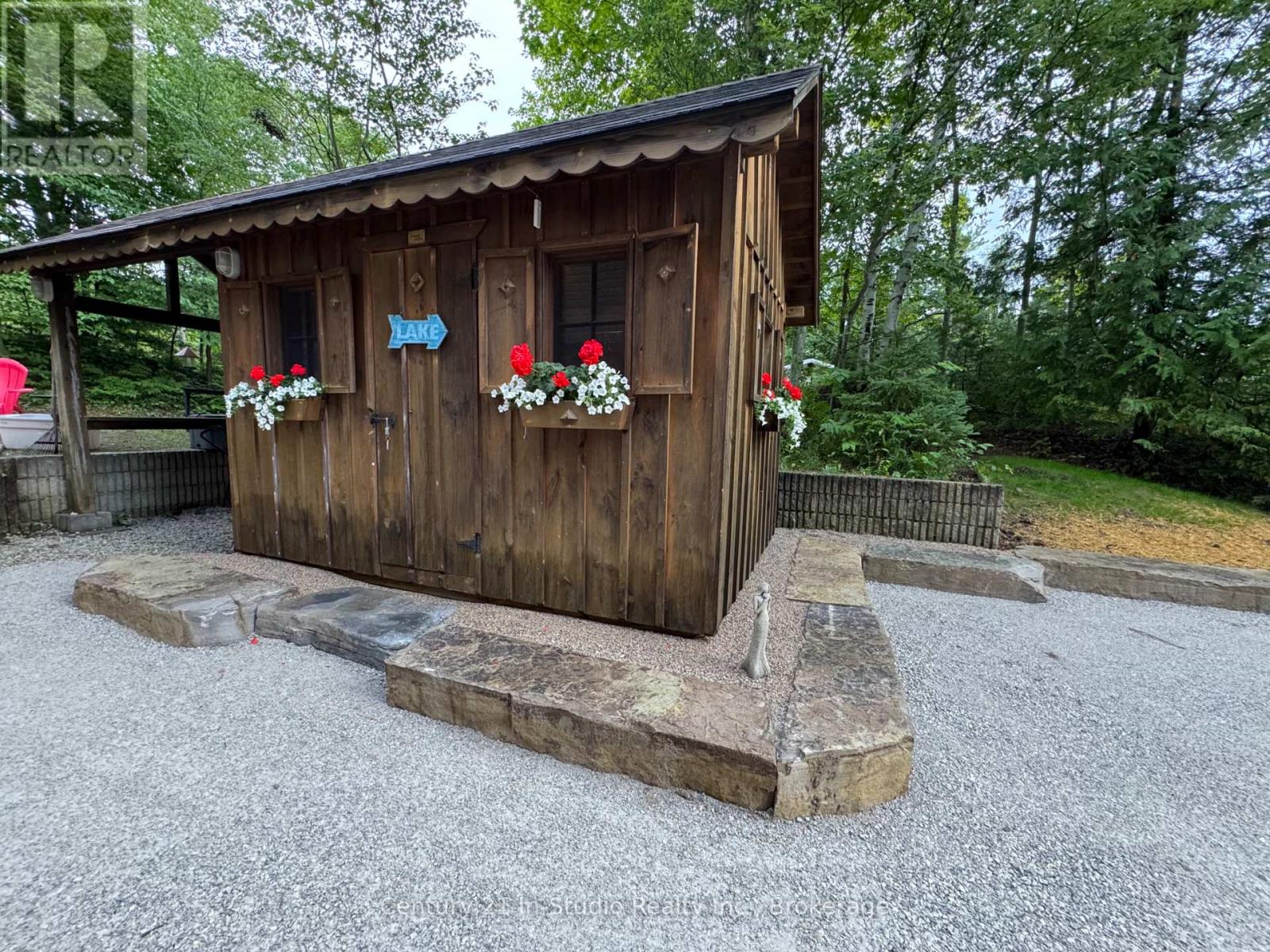 25 Emerson Avenue, South Bruce Peninsula, Ontario  N0H 2G0 - Photo 46 - X12305891