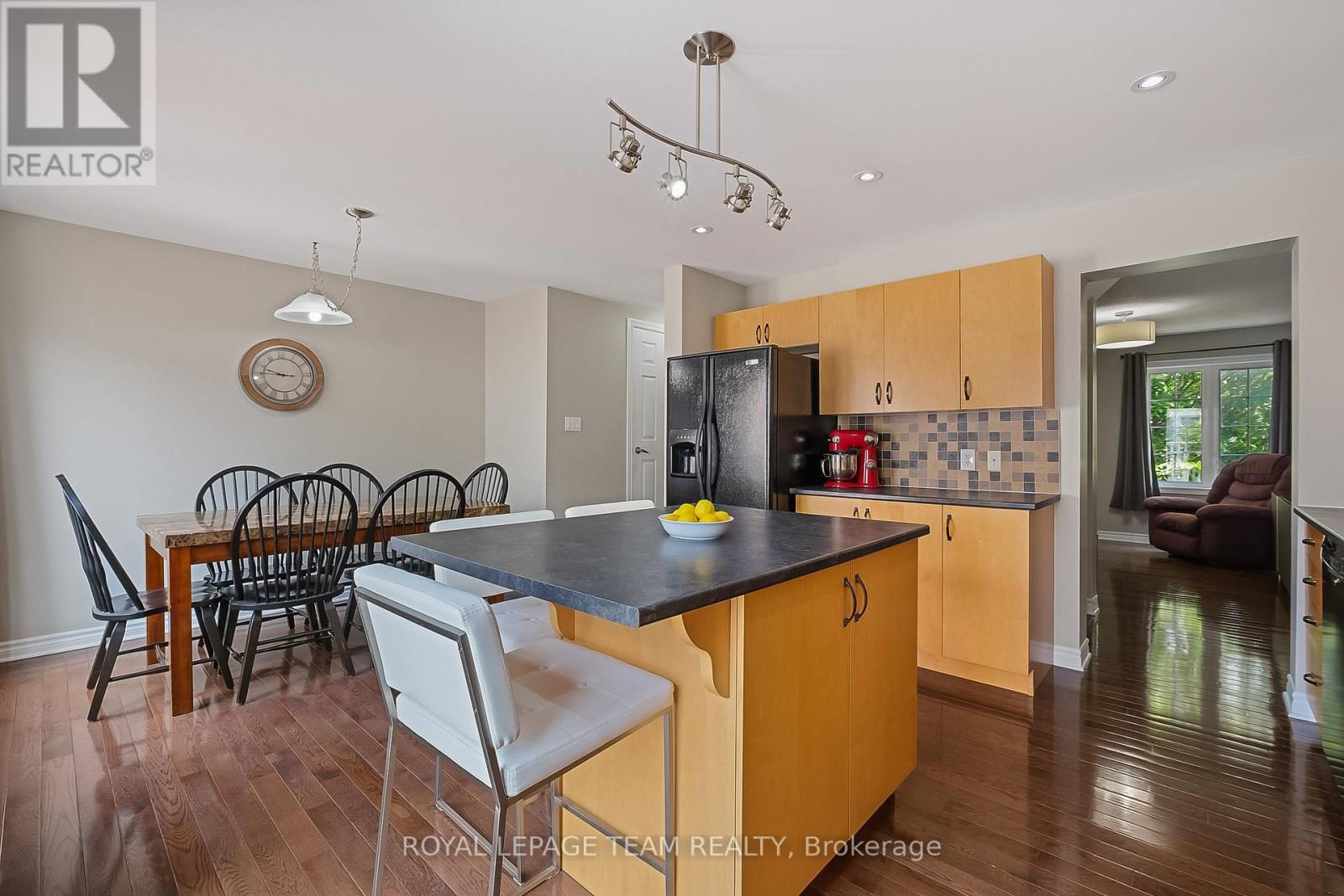 127 Harmattan Avenue, Ottawa, Ontario  K2S 0E4 - Photo 17 - X12315089