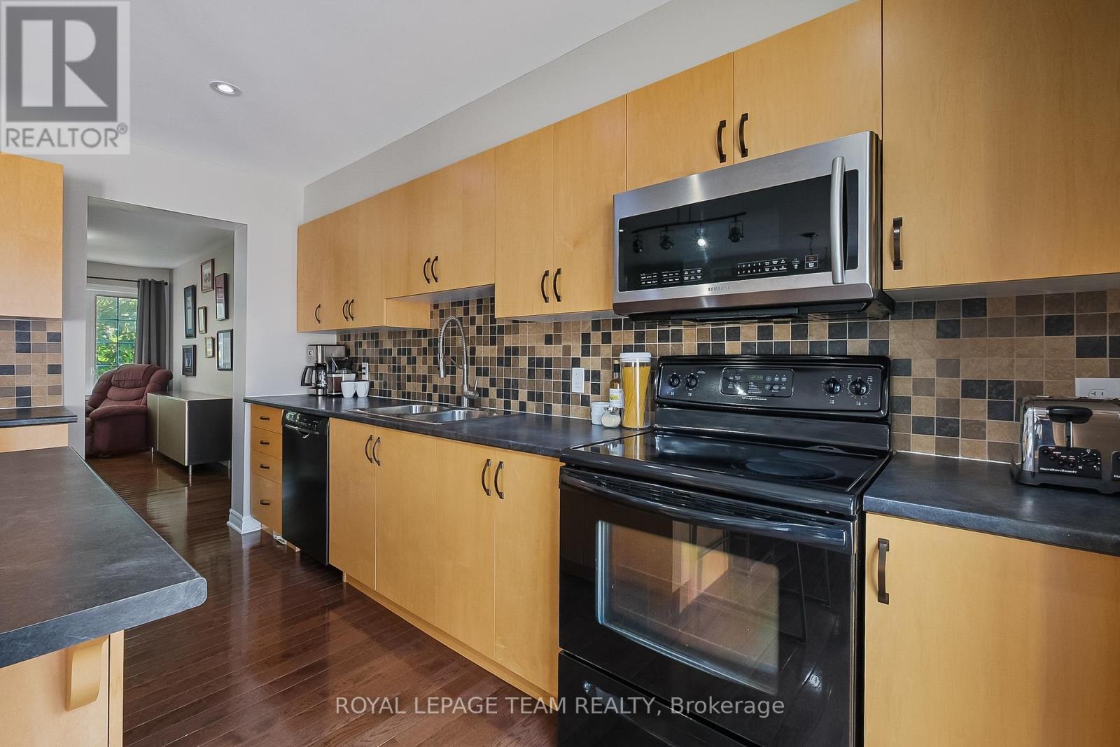 127 Harmattan Avenue, Ottawa, Ontario  K2S 0E4 - Photo 18 - X12315089