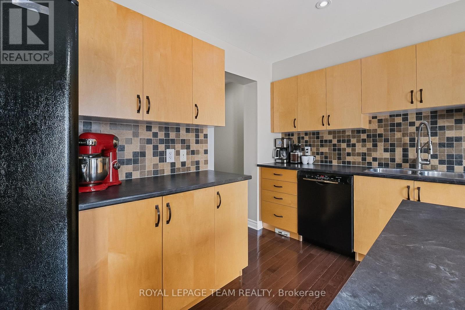 127 Harmattan Avenue, Ottawa, Ontario  K2S 0E4 - Photo 20 - X12315089