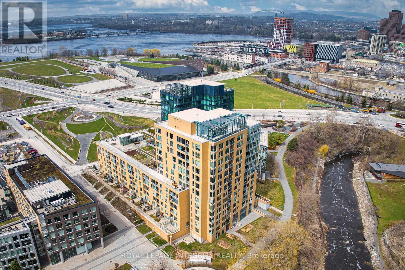 206 - 250 Lett Street, Ottawa, Ontario  K1R 0A8 - Photo 2 - X12315199