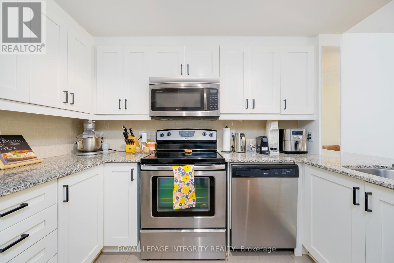 206 - 250 Lett Street, Ottawa, Ontario  K1R 0A8 - Photo 5 - X12315199