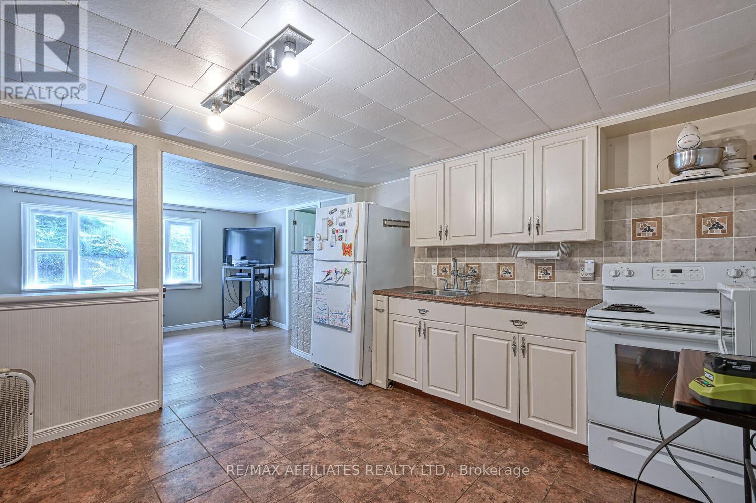 411 County Rd 7 Road, Elizabethtown-Kitley, Ontario  K0G 1G0 - Photo 34 - X12315215