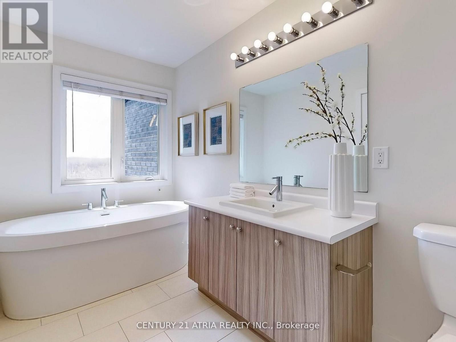 105 Anchusa Drive, Richmond Hill, Ontario  L4E 1C5 - Photo 19 - N12315055