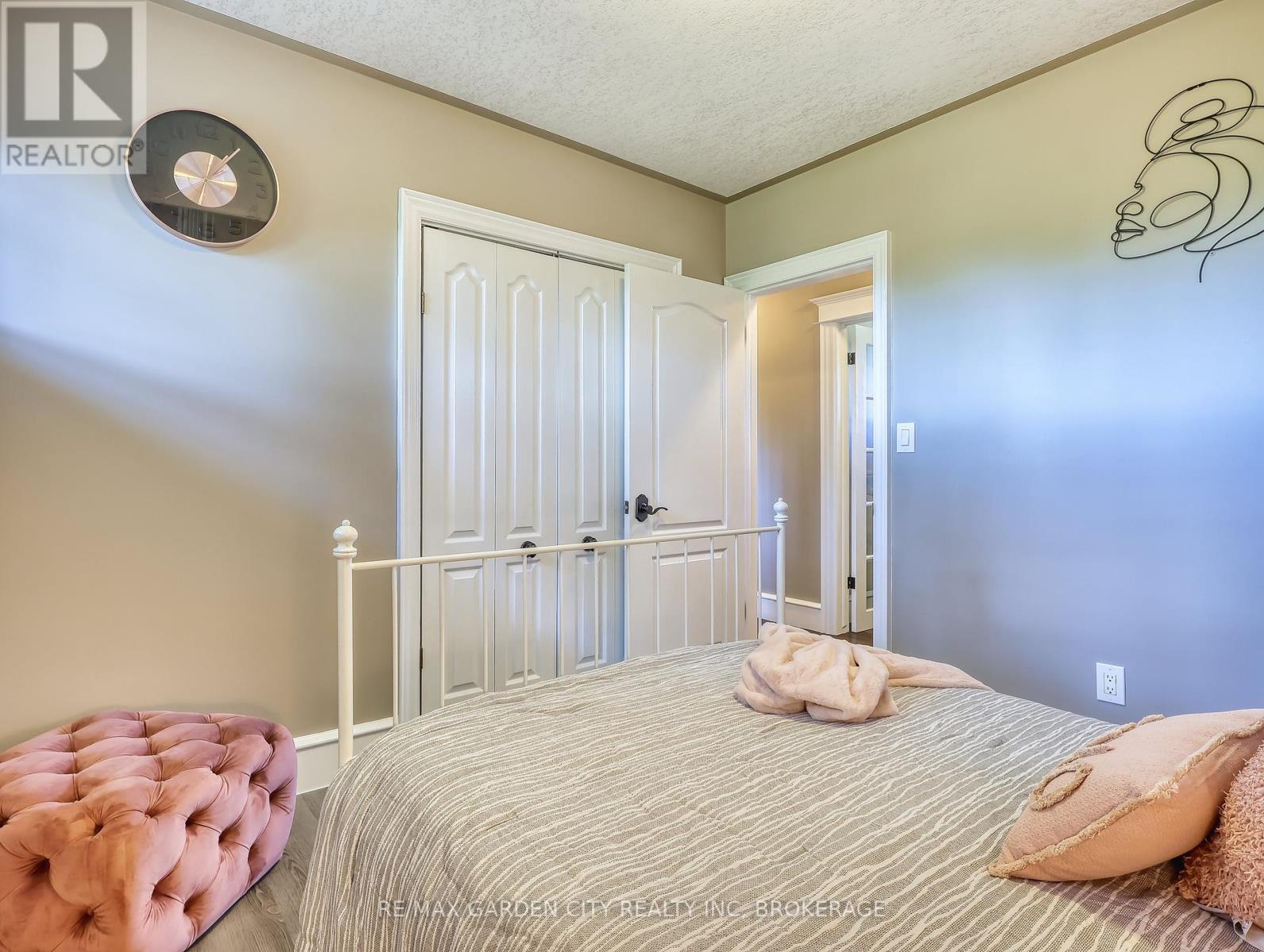 28 Marsdale Drive, St. Catharines, Ontario  L2T 3S3 - Photo 18 - X12315127