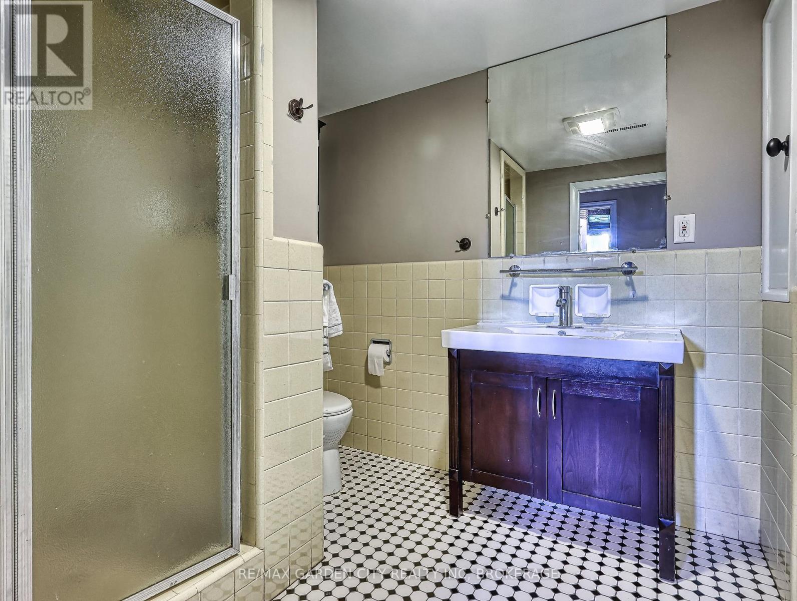 28 Marsdale Drive, St. Catharines, Ontario  L2T 3S3 - Photo 34 - X12315127