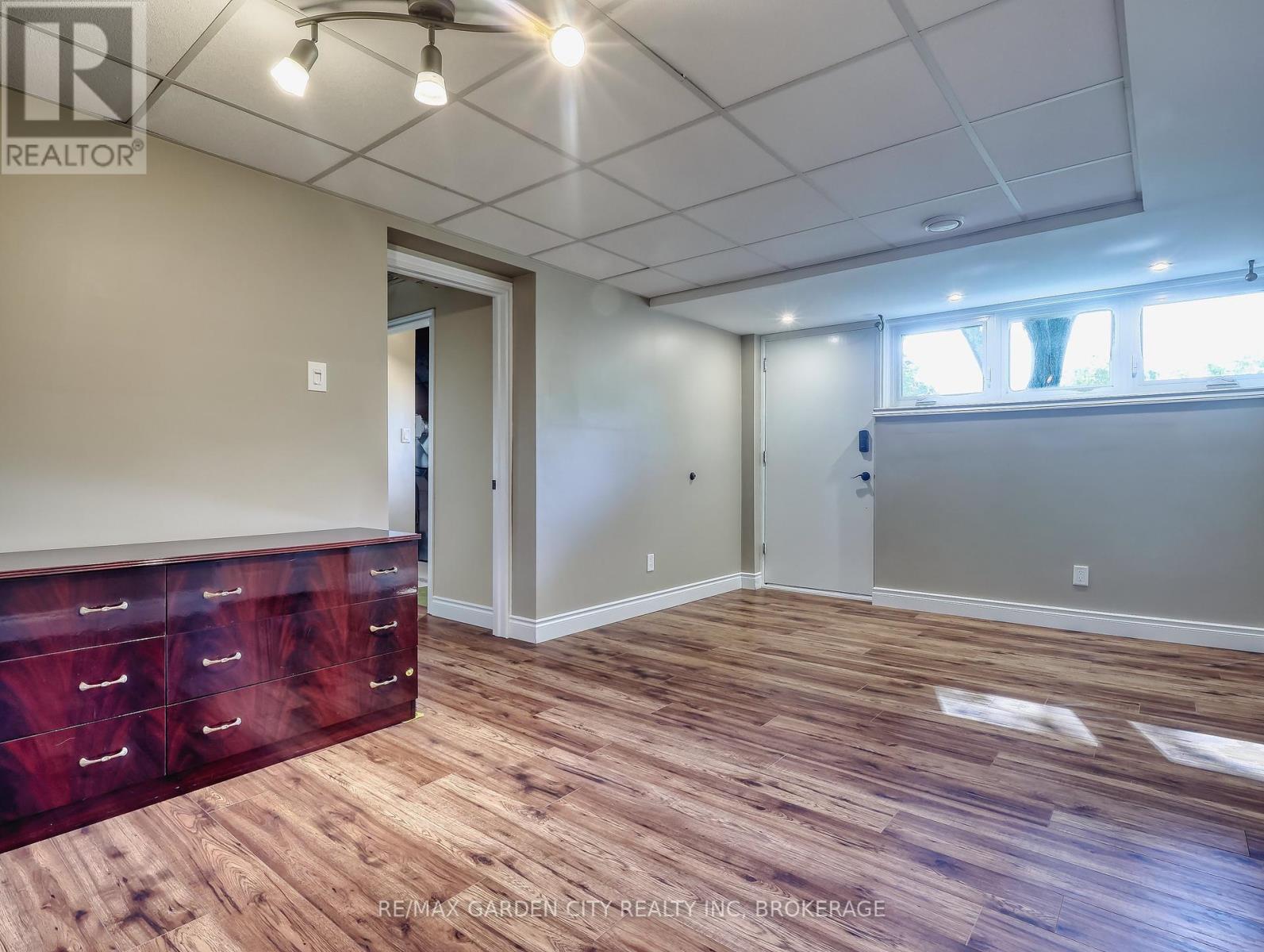 28 Marsdale Drive, St. Catharines, Ontario  L2T 3S3 - Photo 35 - X12315127