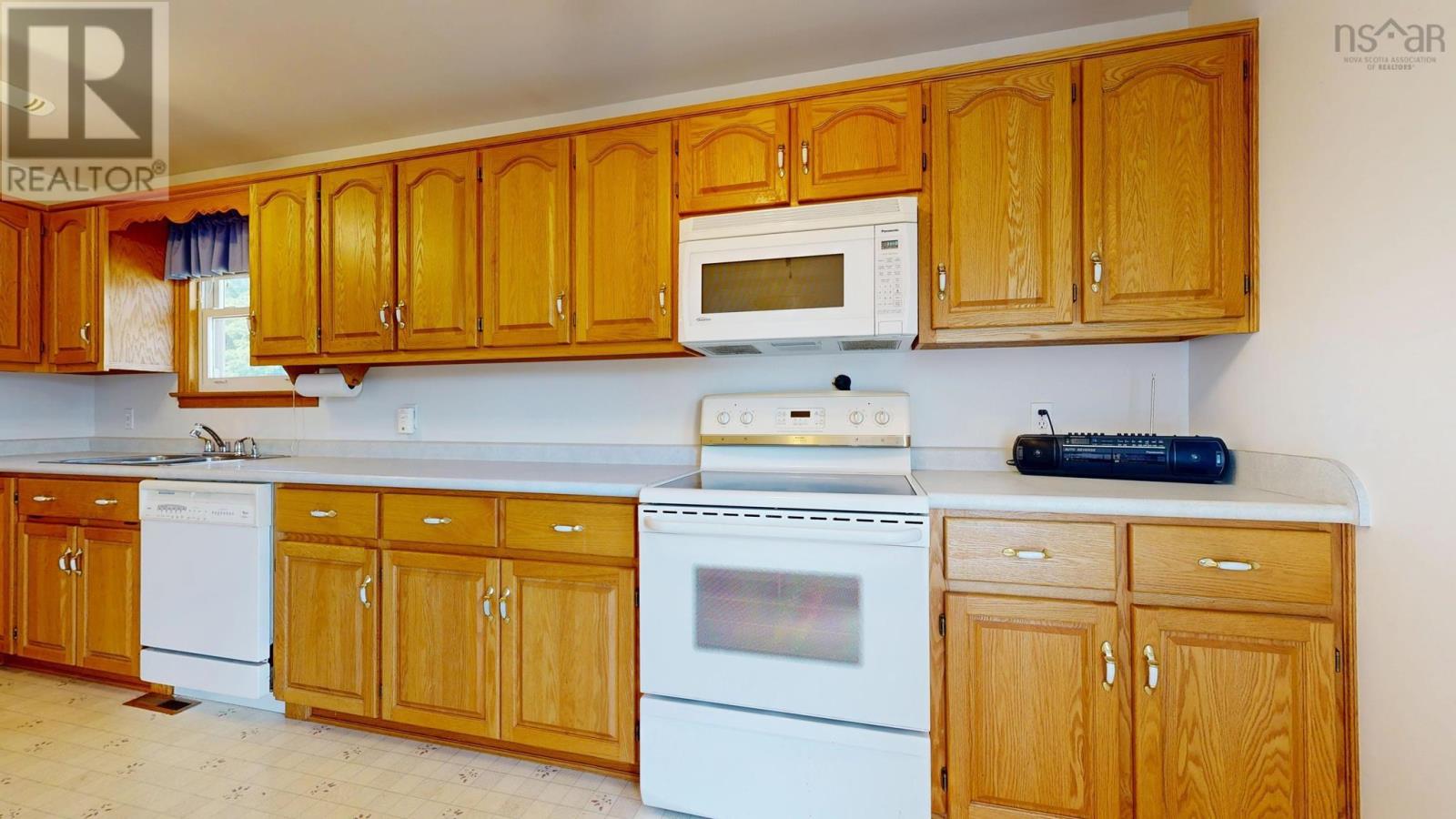24 Dow Road, New Minas, Nova Scotia  B4N 3R5 - Photo 8 - 202515927
