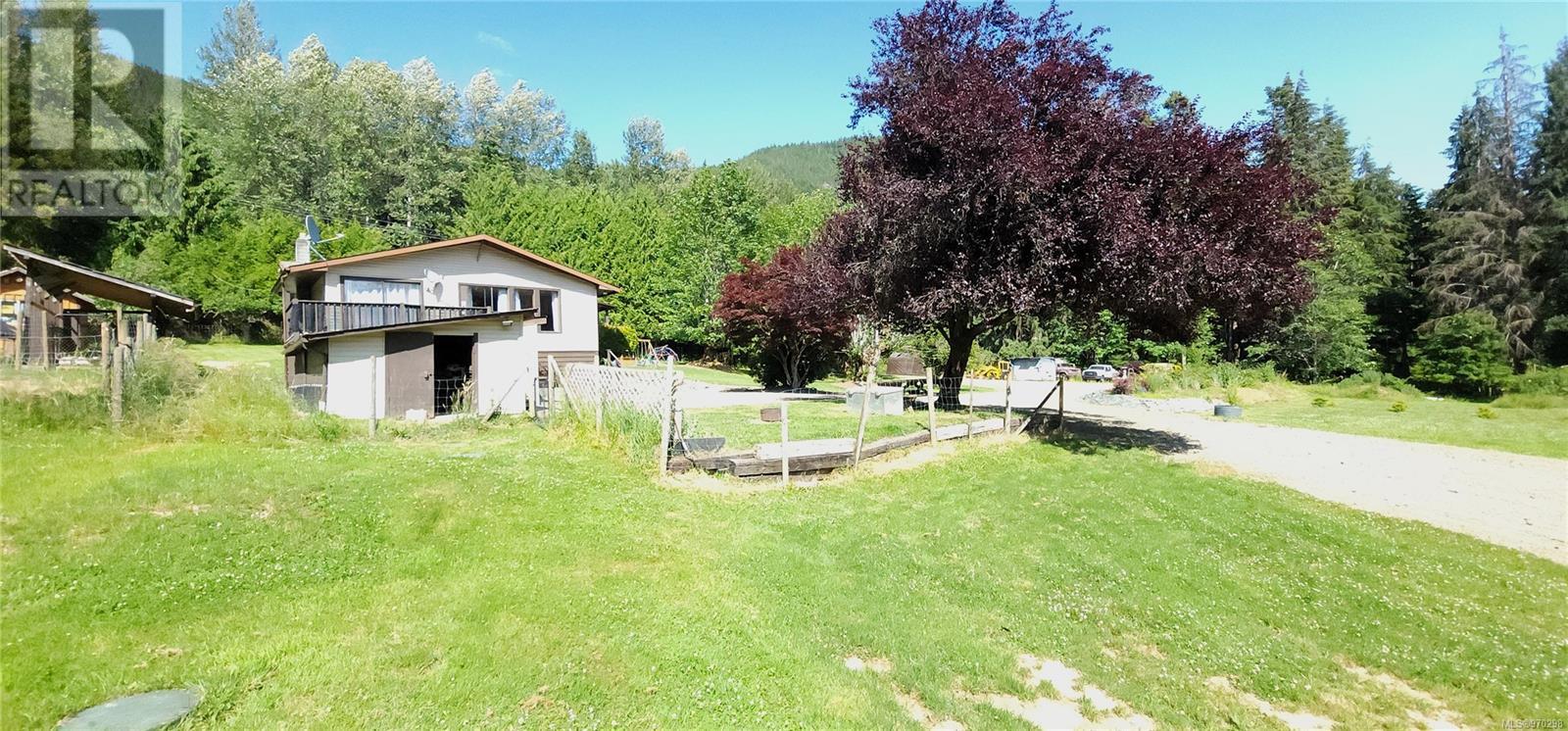 973 Island Hwy, Sayward, British Columbia  V0P 1R0 - Photo 44 - 970298