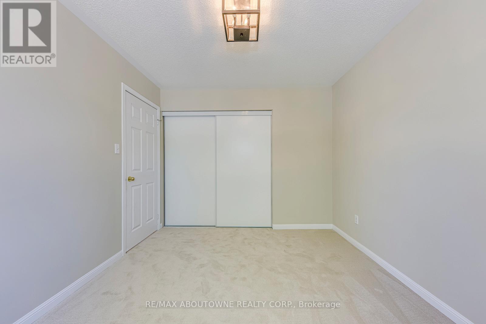 3037 Abernathy Way, Oakville, Ontario  L6M 5C1 - Photo 33 - W12315051