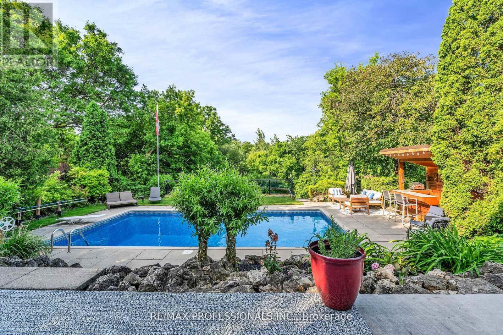 Property at 53 DECARIE CIRCLE image 1