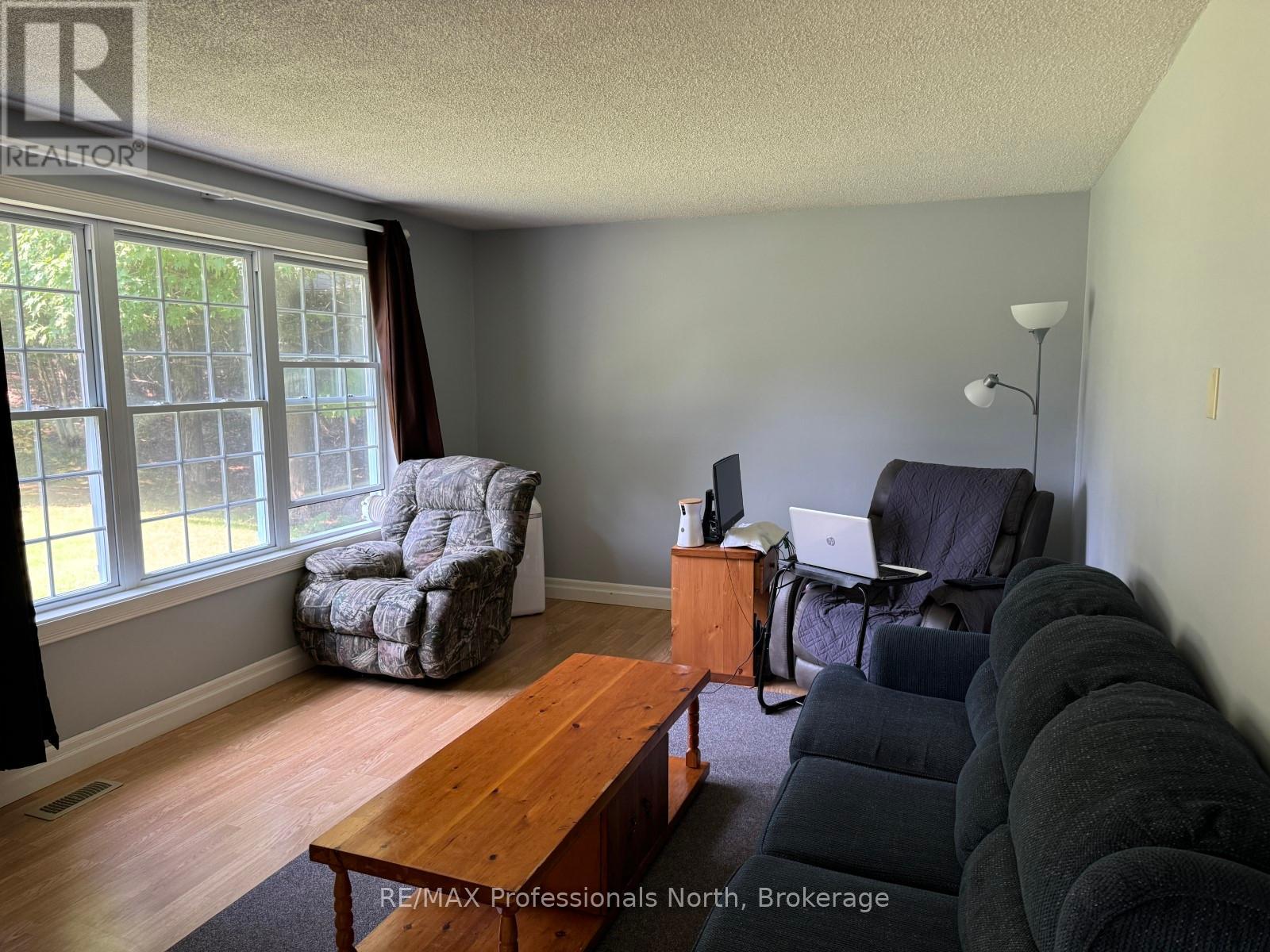 22 Mulholland Drive, Dysart Et Al, Ontario  K0M 1S0 - Photo 5 - X12315157