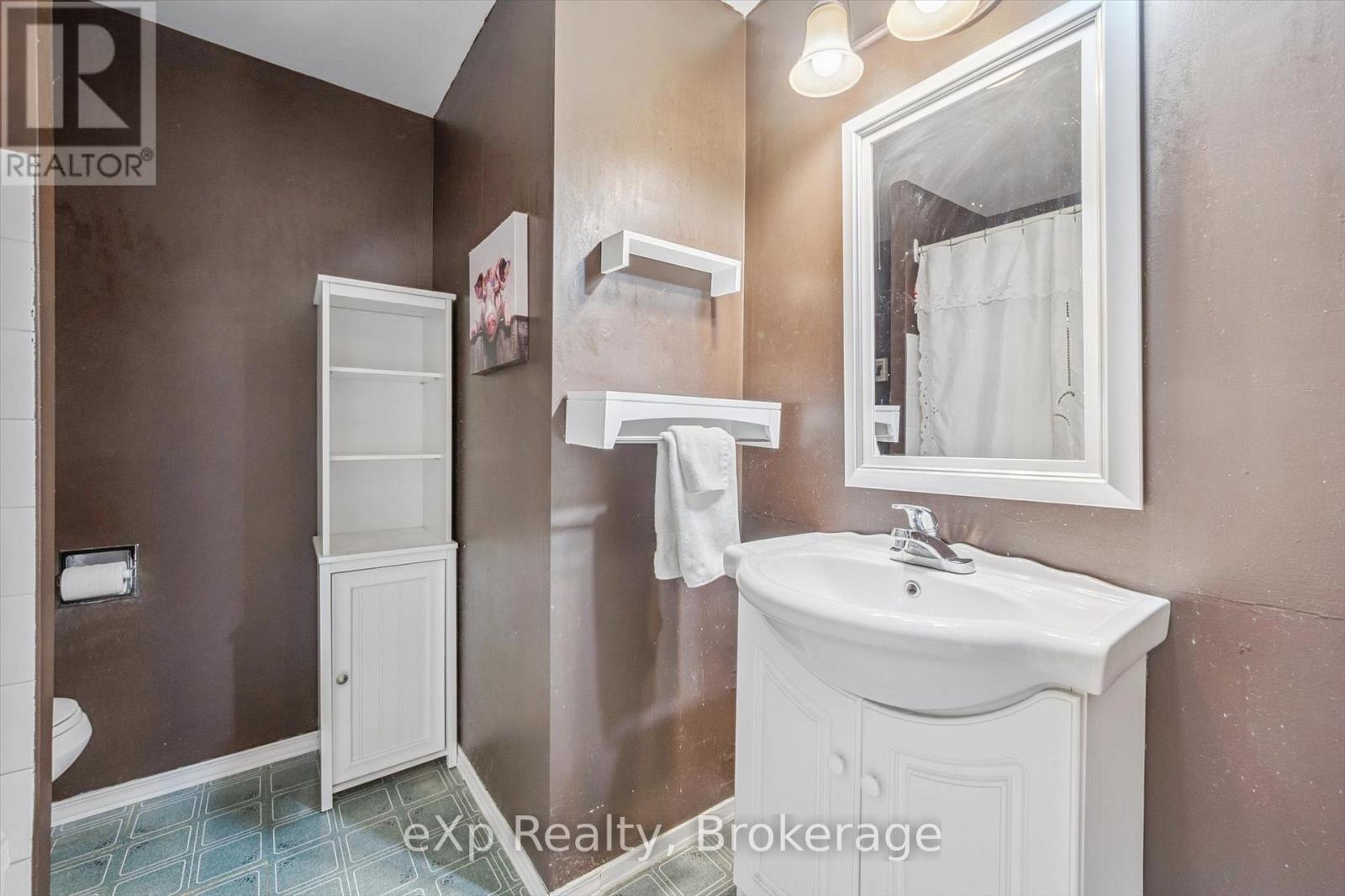 30 - 40 Silvercreek Parkway N, Guelph, Ontario  N1H 7X5 - Photo 17 - X12315163