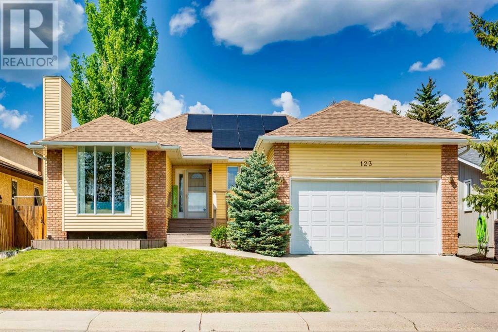 Property at 123 Woodbend Way image 2