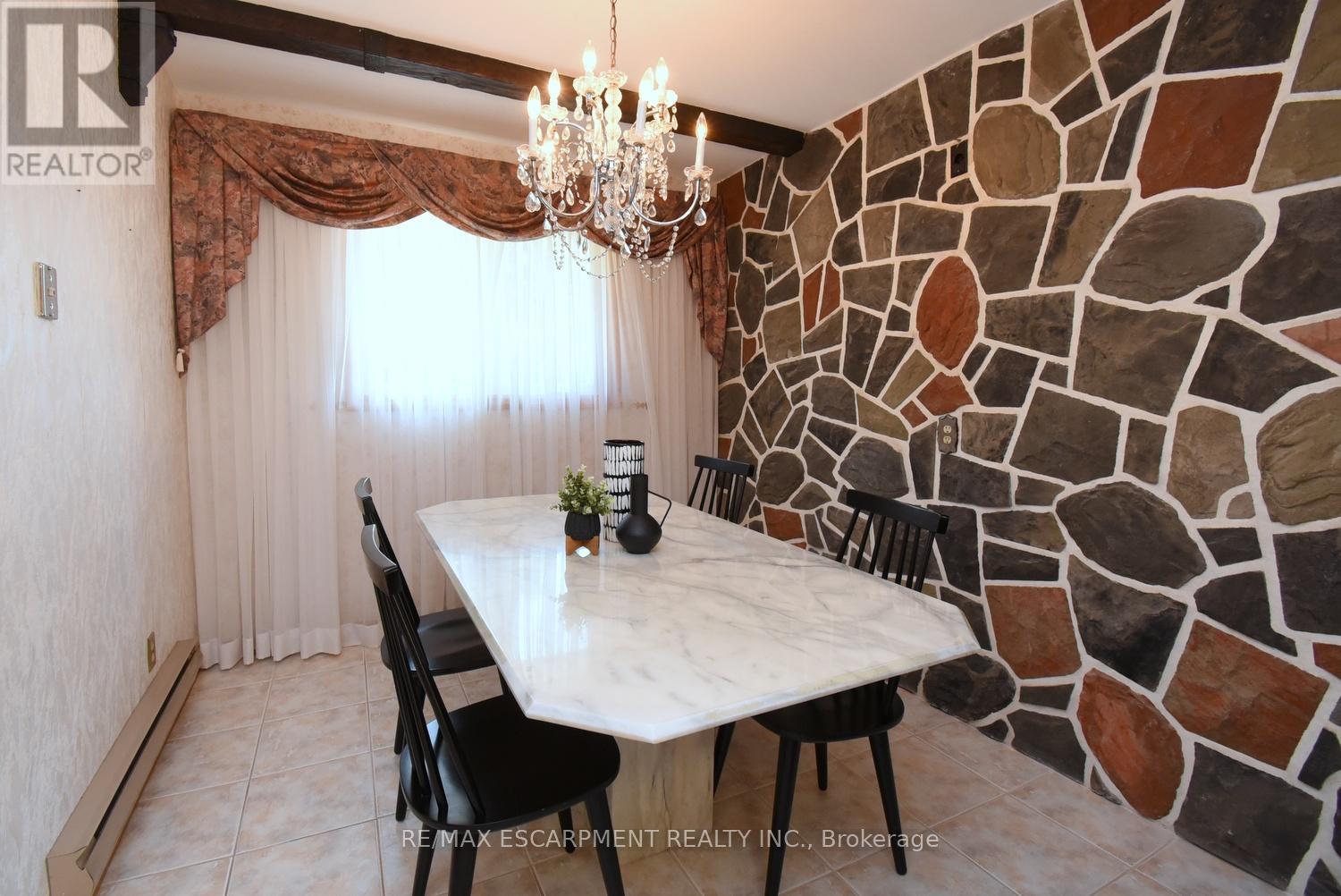 33 Dubarry Boulevard, Hamilton, Ontario  L8T 2V6 - Photo 10 - X12315069