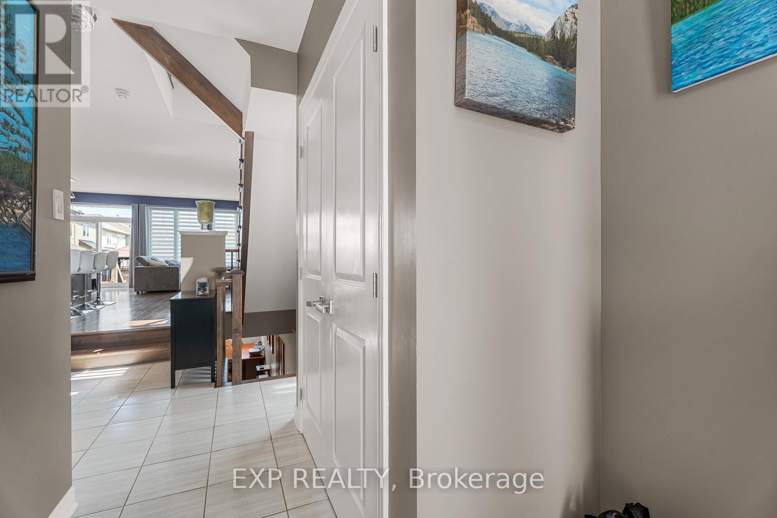 394 Warmstone Drive, Ottawa, Ontario  K2S 1B9 - Photo 6 - X12315308