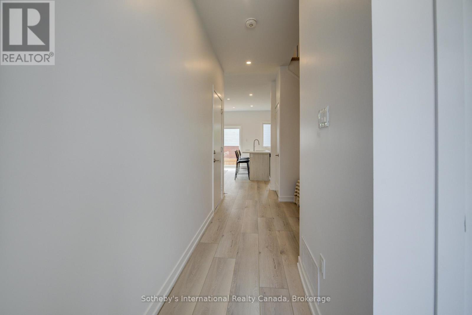 Property at 9 - 416 DUNDAS STREET image 5