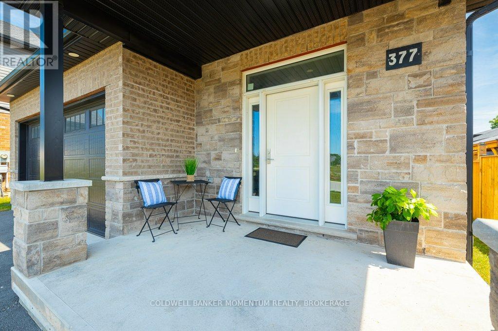 377 Willowbrook Drive, Welland, Ontario  L3C 0G4 - Photo 4 - X12315295
