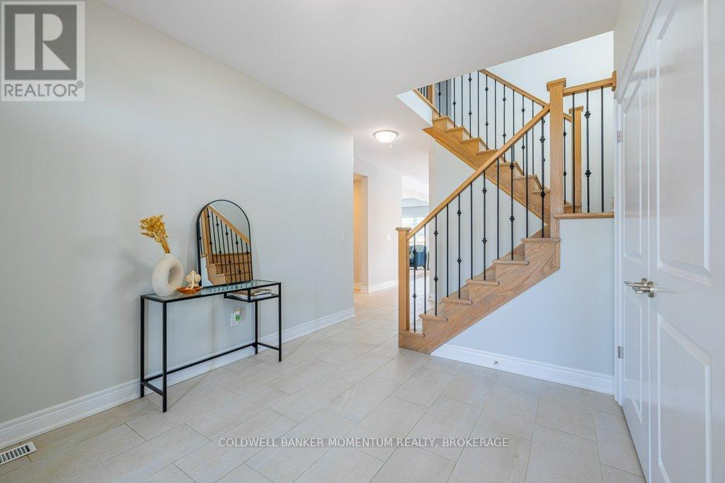 377 Willowbrook Drive, Welland, Ontario  L3C 0G4 - Photo 5 - X12315295