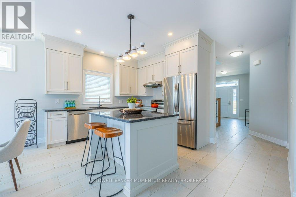 377 Willowbrook Drive, Welland, Ontario  L3C 0G4 - Photo 6 - X12315295