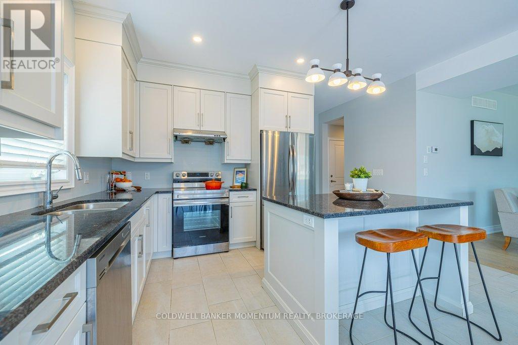 377 Willowbrook Drive, Welland, Ontario  L3C 0G4 - Photo 8 - X12315295