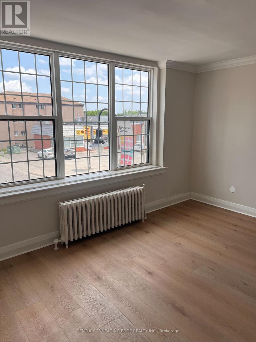 1/18 - 82 Simcoe Street S, Oshawa, Ontario  L1H 4G6 - Photo 3 - E12315136