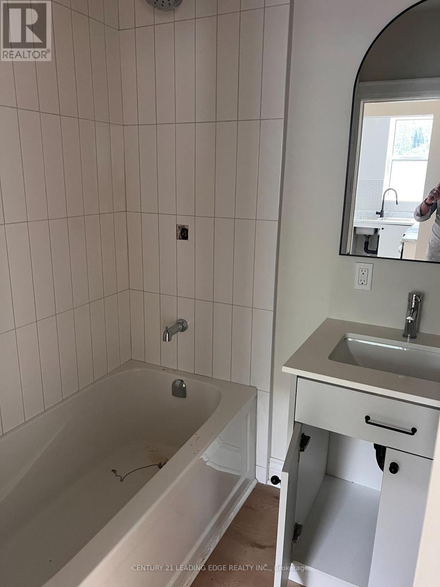 1/18 - 82 Simcoe Street S, Oshawa, Ontario  L1H 4G6 - Photo 5 - E12315136