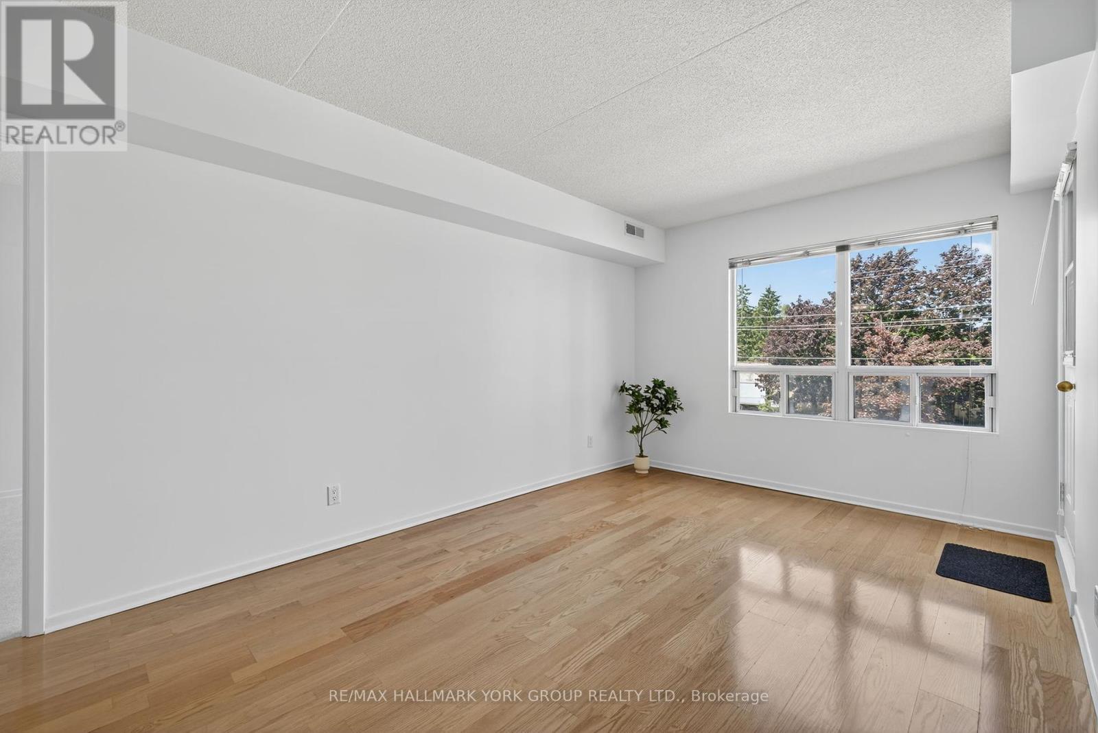 210 - 160 Wellington Street E, Aurora (Aurora Village), Ontario  L4G 1J3 - Photo 17 - N12315207