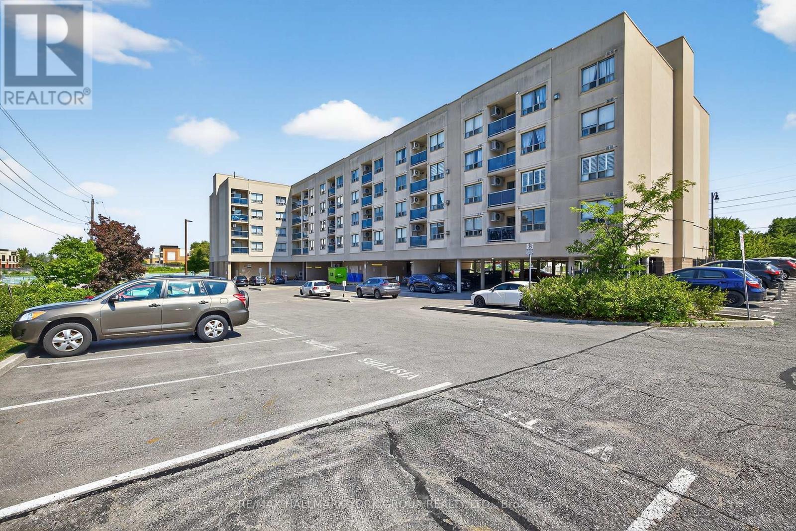210 - 160 Wellington Street E, Aurora, Ontario  L4G 1J3 - Photo 3 - N12315207