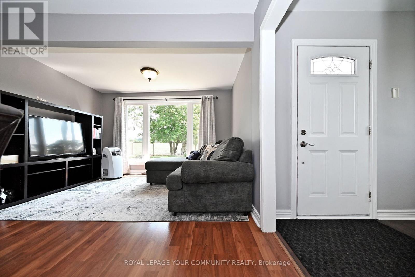 240 King Street, King, Ontario  L3Y 4V9 - Photo 6 - N12315219