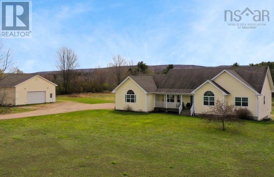 4768 Highway 1, South Berwick, Nova Scotia  B0P 1E0 - Photo 3 - 202509972