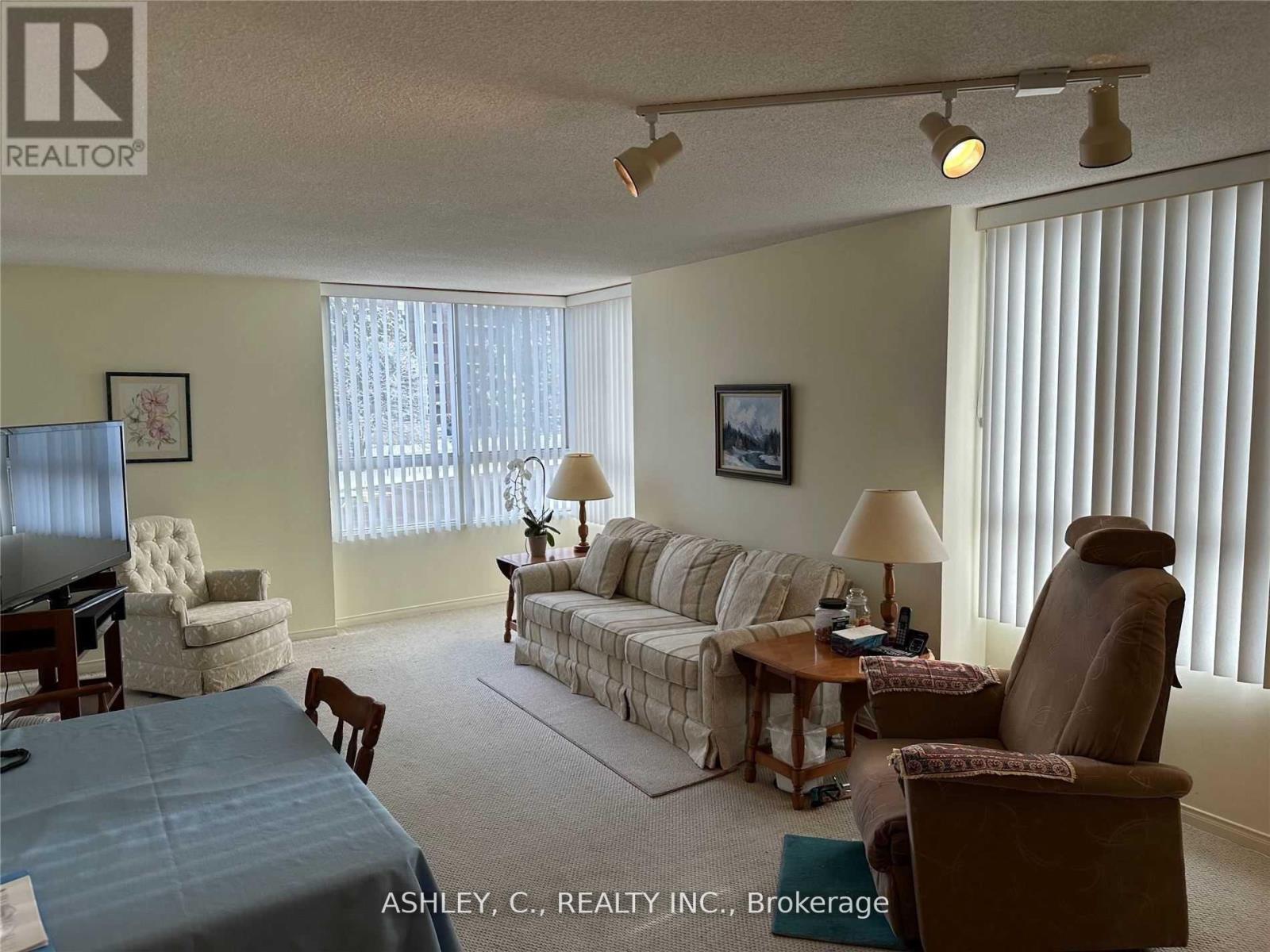 216 - 1485 Lakeshore Road E, Mississauga, Ontario  L5E 3G2 - Photo 3 - W12315166