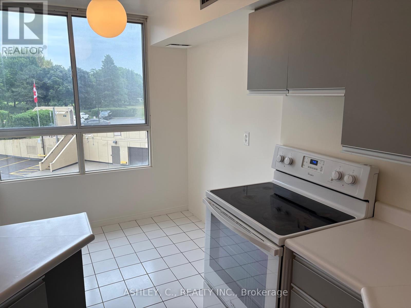 216 - 1485 Lakeshore Road E, Mississauga, Ontario  L5E 3G2 - Photo 9 - W12315166