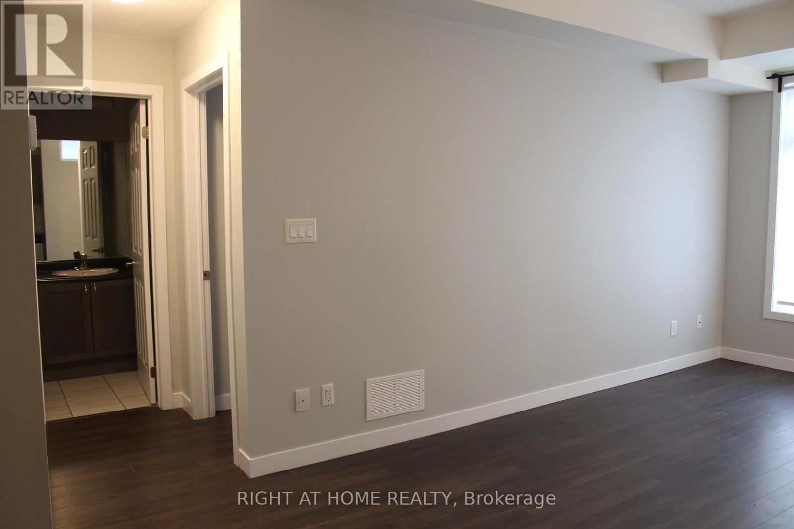 17 - 6 Bicknell Avenue, Toronto, Ontario  M6M 4G3 - Photo 10 - W12315177
