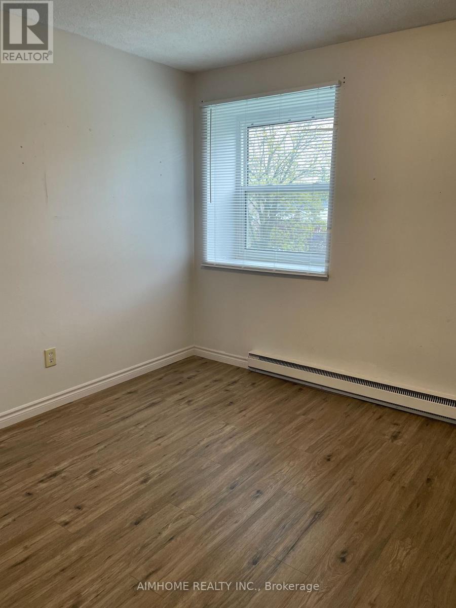 1 - 113 Westmount Road N, Waterloo, Ontario  N2L 5G5 - Photo 11 - X12315151