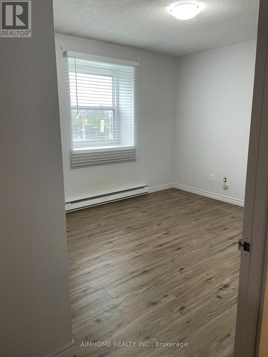 1 - 113 Westmount Road N, Waterloo, Ontario  N2L 5G5 - Photo 12 - X12315151