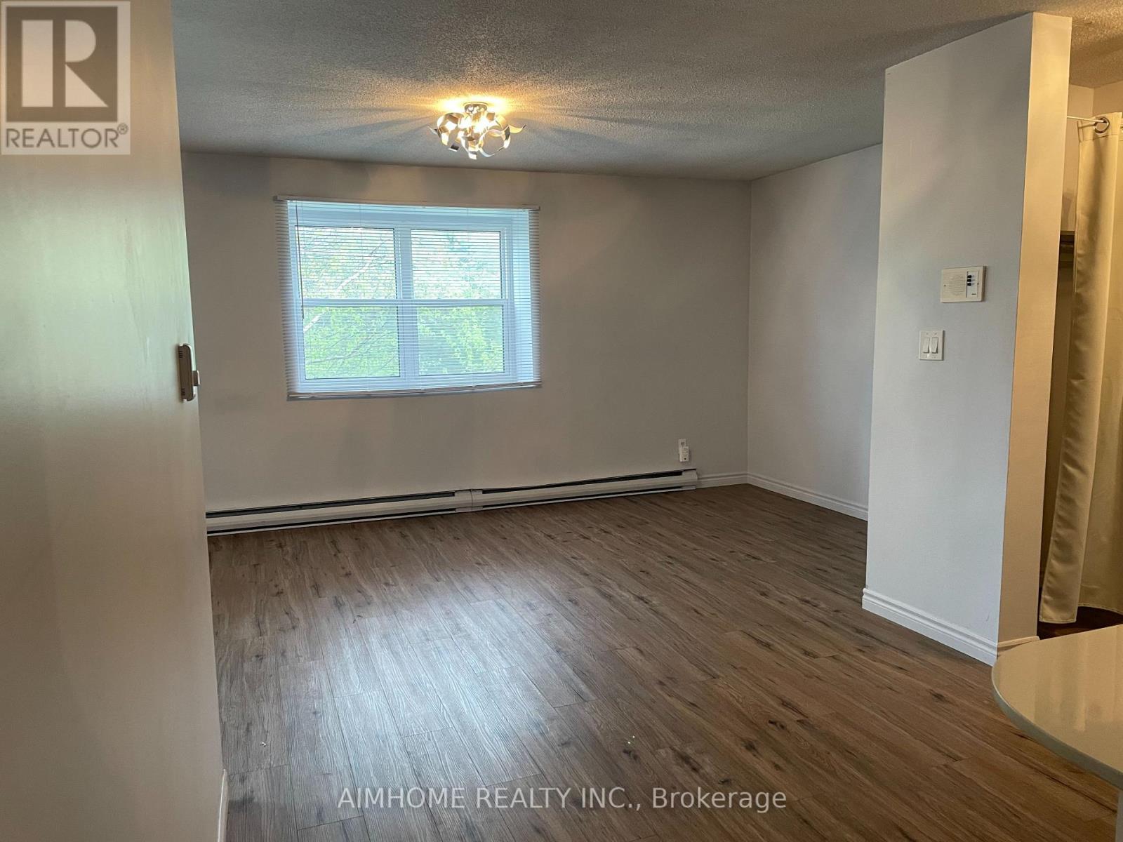 1 - 113 Westmount Road N, Waterloo, Ontario  N2L 5G5 - Photo 14 - X12315151