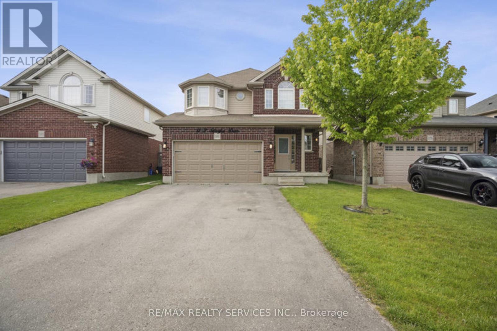 1182 SILVERFOX DRIVE, London North, Ontario
