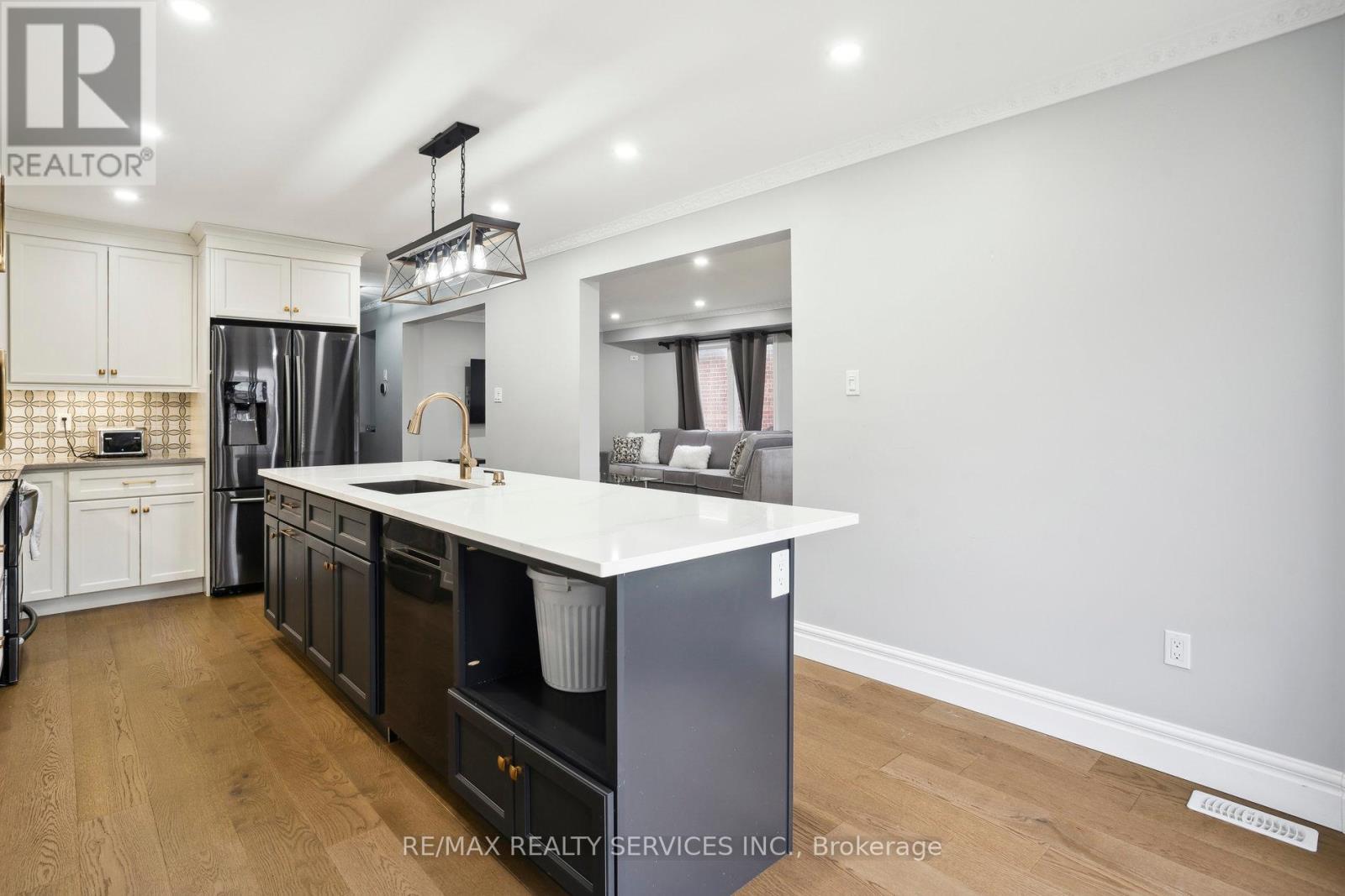 1182 Silverfox Drive, London North, Ontario  N6G 0C8 - Photo 12 - X12315173