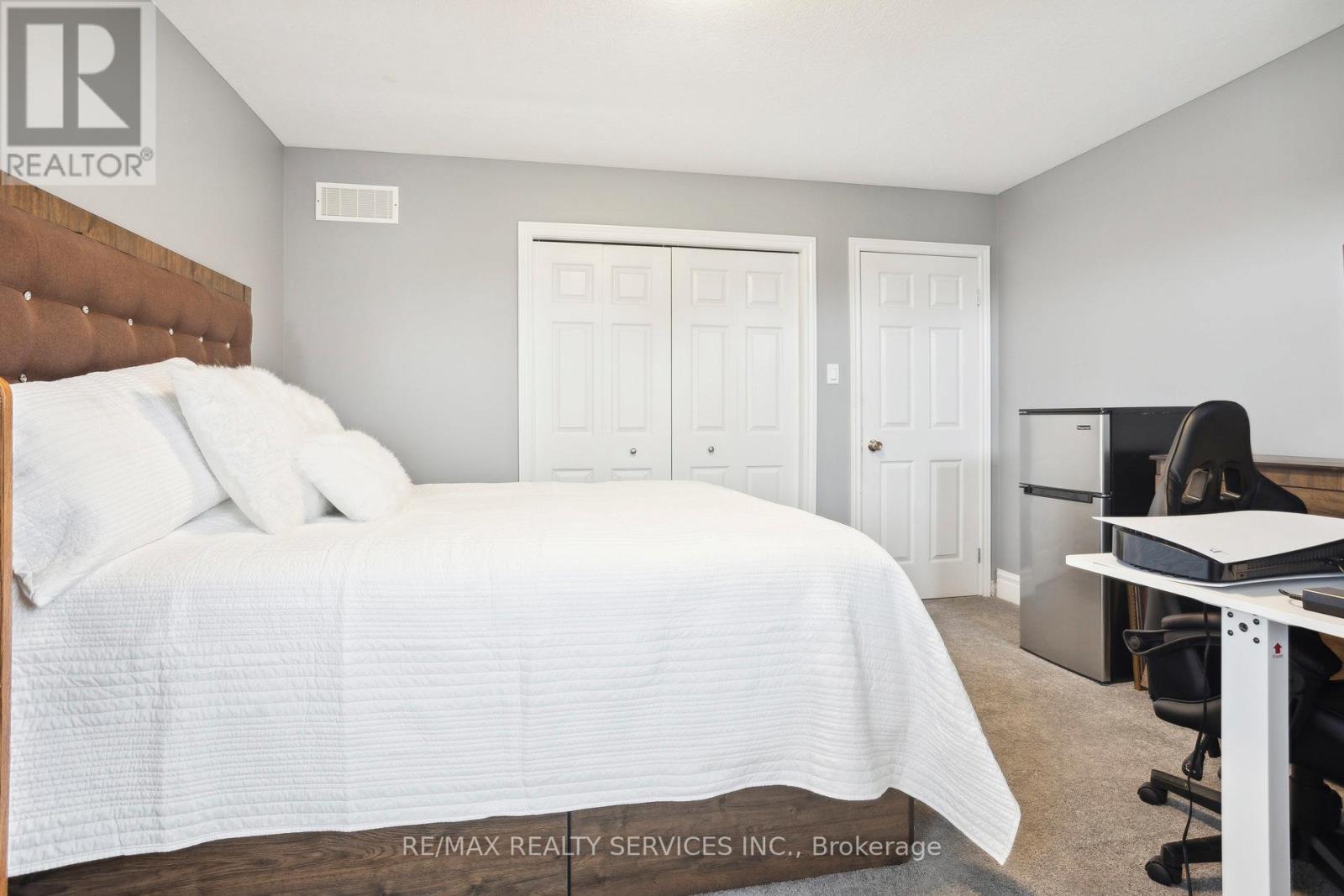 1182 Silverfox Drive, London North, Ontario  N6G 0C8 - Photo 17 - X12315173
