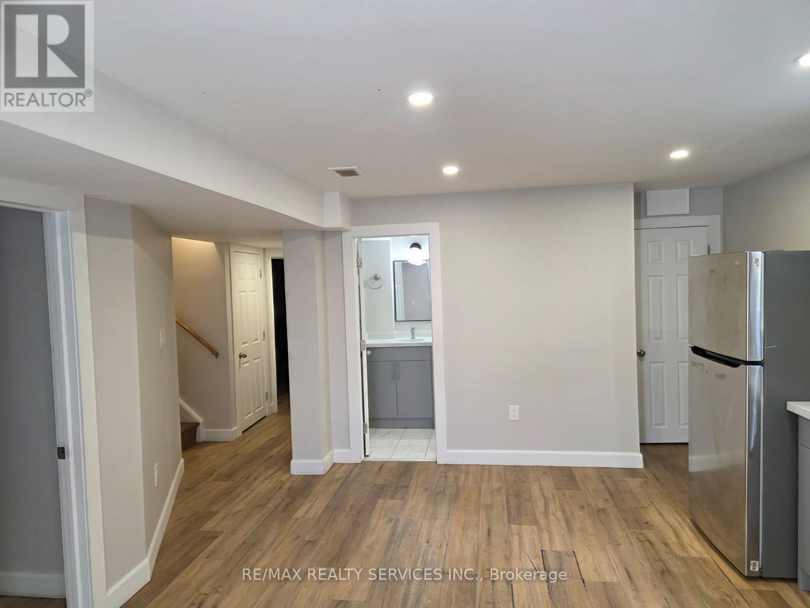 1182 Silverfox Drive, London North, Ontario  N6G 0C8 - Photo 24 - X12315173