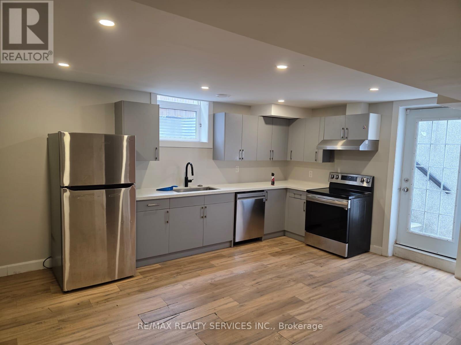 1182 Silverfox Drive, London North, Ontario  N6G 0C8 - Photo 25 - X12315173