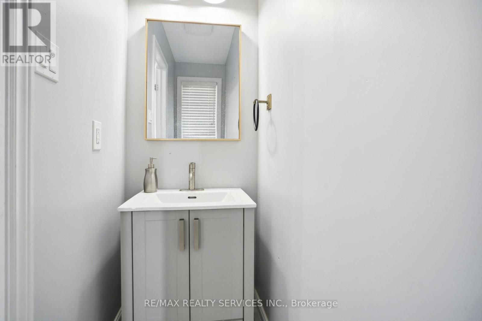 1182 Silverfox Drive, London North, Ontario  N6G 0C8 - Photo 4 - X12315173