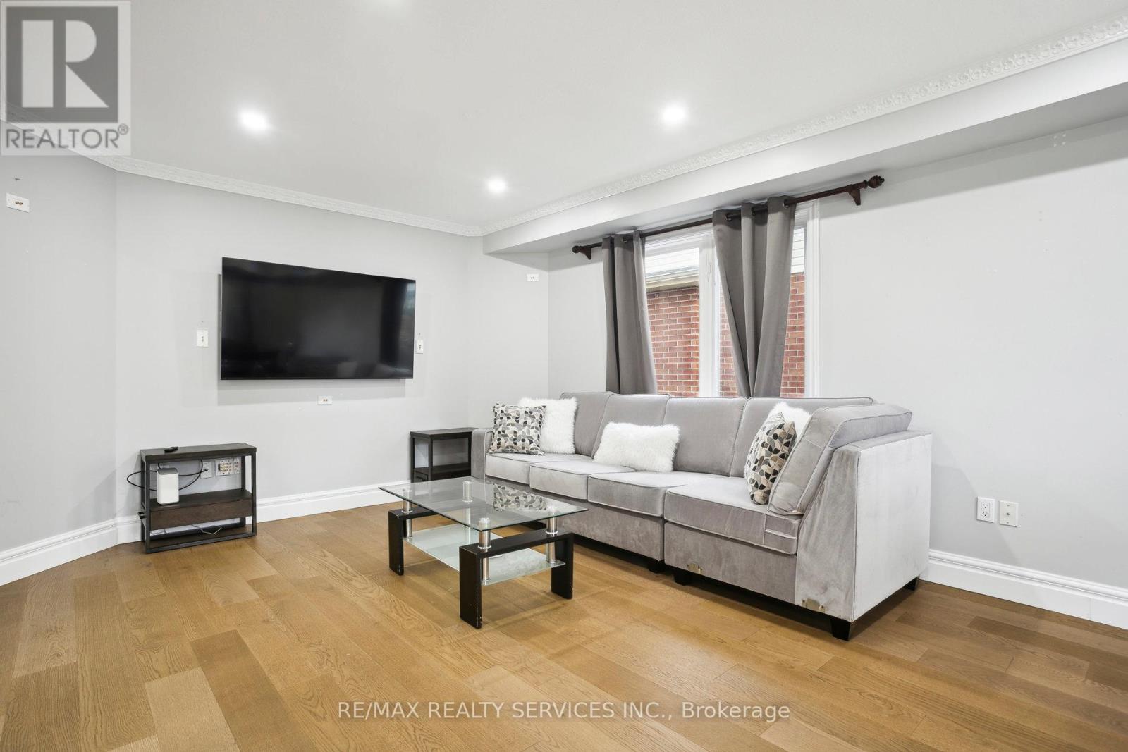 1182 Silverfox Drive, London North, Ontario  N6G 0C8 - Photo 8 - X12315173