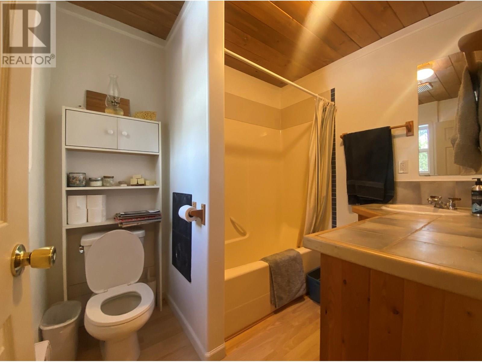 10625 Granby Road, Grand Forks, British Columbia  V0H 1H1 - Photo 17 - 10357773