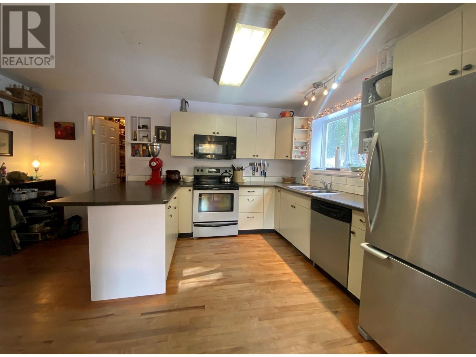 10625 Granby Road, Grand Forks, British Columbia  V0H 1H1 - Photo 4 - 10357773